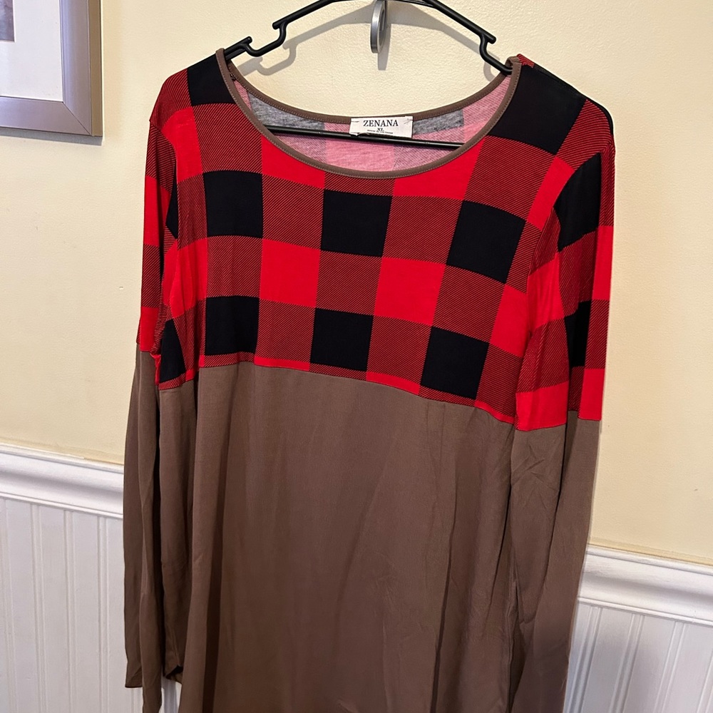 Zenana Outfitters Red and Brown Long Sleeve Tee